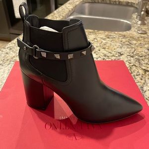 Valentino Studded Ankle BOOT’S/Booties Sz 6 Black